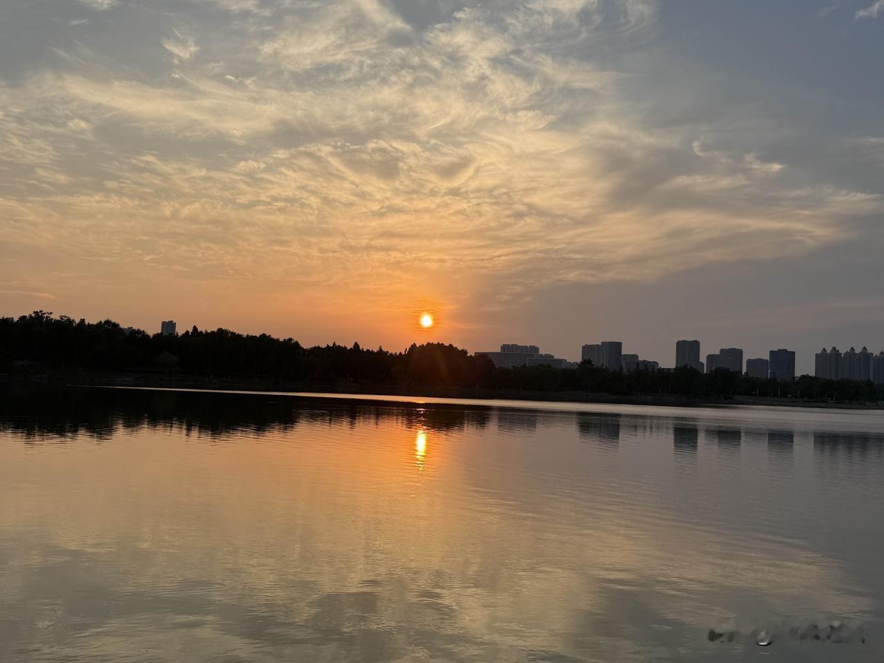 【小对联】
上：浓情蜜意；
下：……？