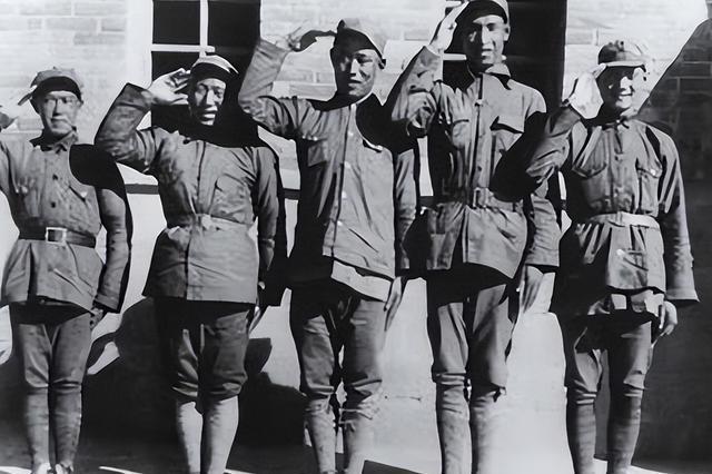 49年8月，解放军第四野战军第48军在贺晋年率领下进入瑞金，这座红色故都重获新生