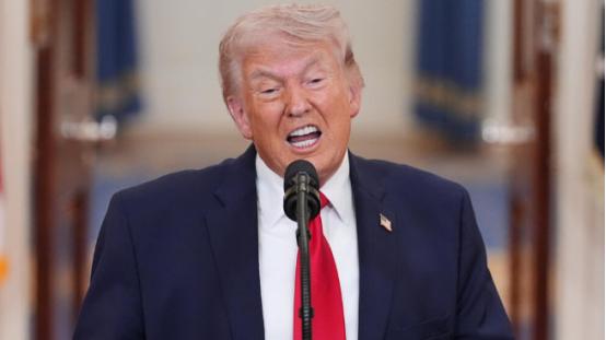 果不其然，特朗普又退缩了，这次甚至没设期限。
 
北京时间4月22日凌晨4点，特