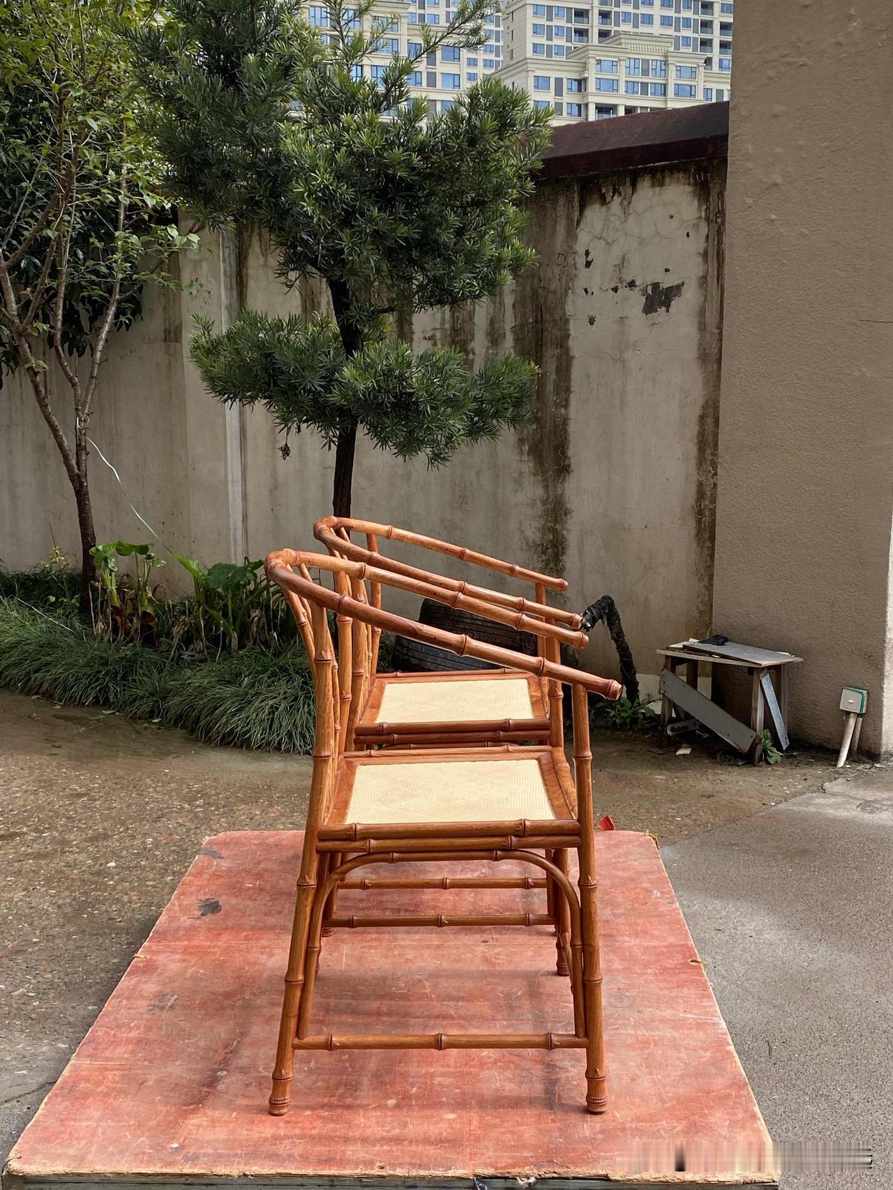 竹节椅，精磨真烫蜡[呲牙]

发货上海转美国，也算比较远了[握手]