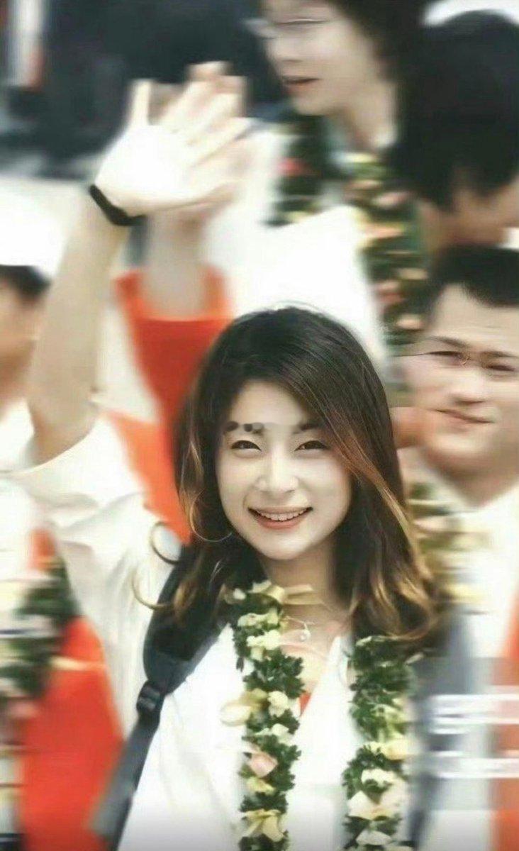 当年跳水女皇访港时的样子真美啊，也难怪霍公子成了小迷弟 