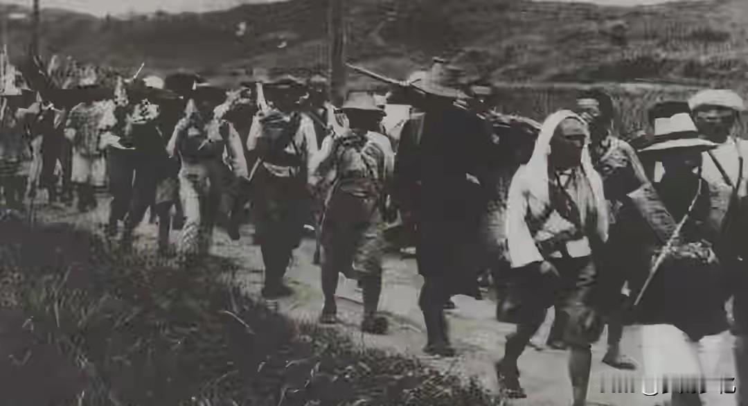 为啥红军到陕北就安全了？国民党几十万大军突然不追，背后3个关键原因藏不住！
 