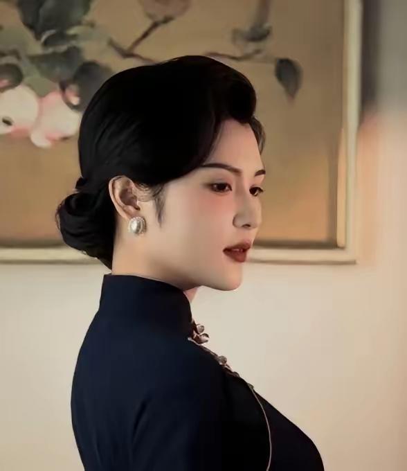 1936年胡宗南爱上了黄鹤云，听说她已有丈夫时，胡宗南给了她1000大洋，说：“