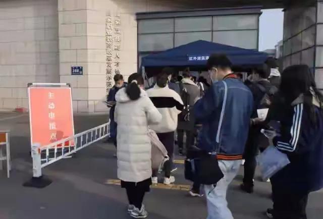 家人们，最近有个考公圈的大消息！听说从2026年开始，公务员面试比例要调整啦，从
