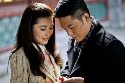 2017年，傅程鹏向结婚21年的发妻程愫提出离婚，他不要儿子、也不要财产，只想净