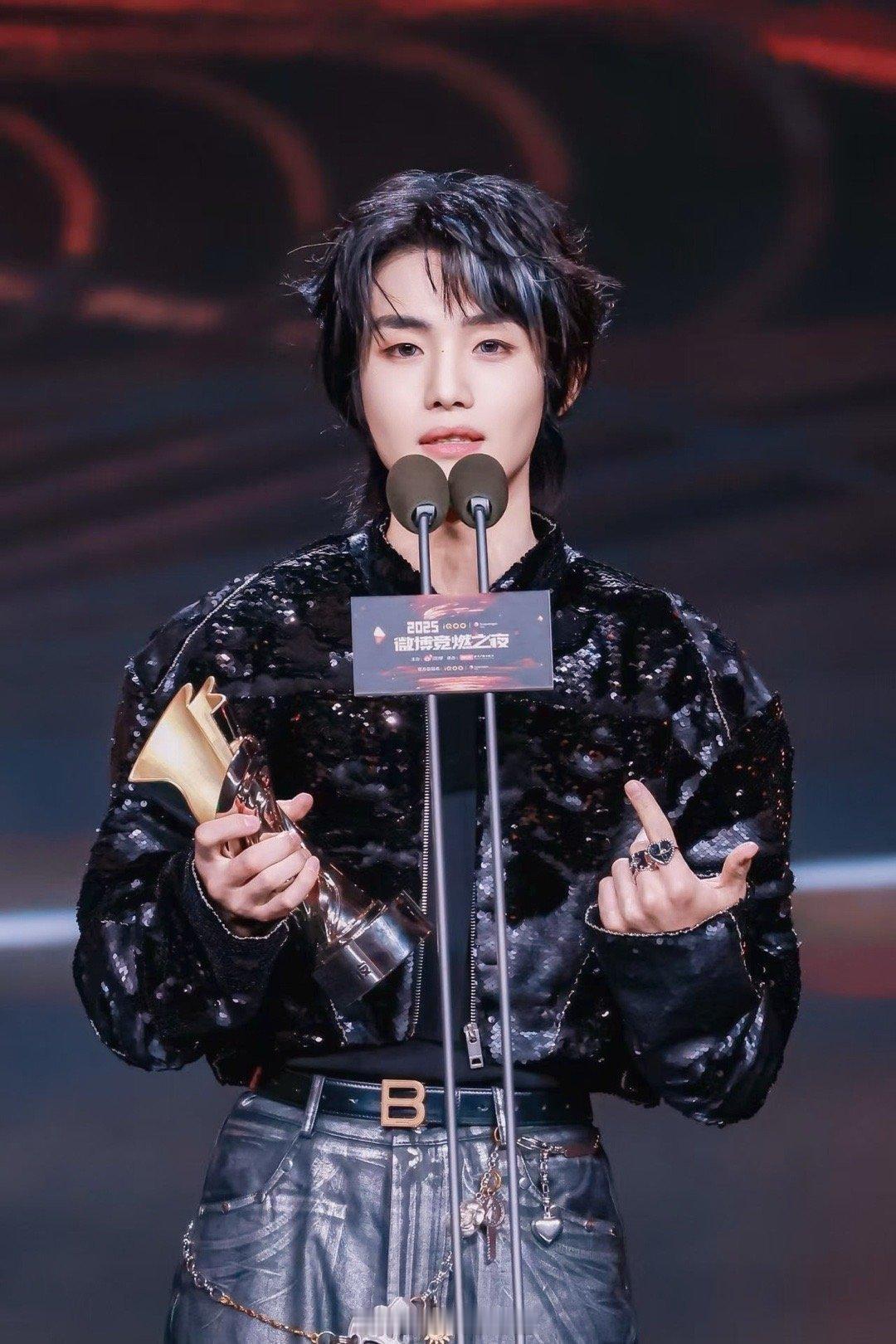 阿光美瞳好好看， 链接发下 