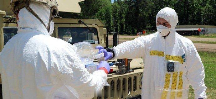 日前有20名乌克兰人抵达美国爱达荷国家实验室，在那里他们接受了收集核爆炸后残留下