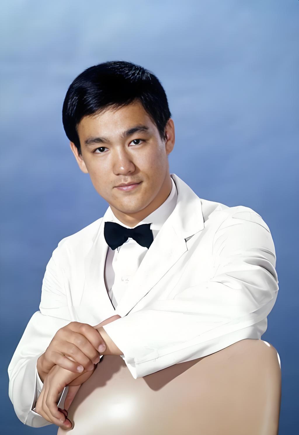 你们老说男人不够成熟，这个男人够成熟了吧？