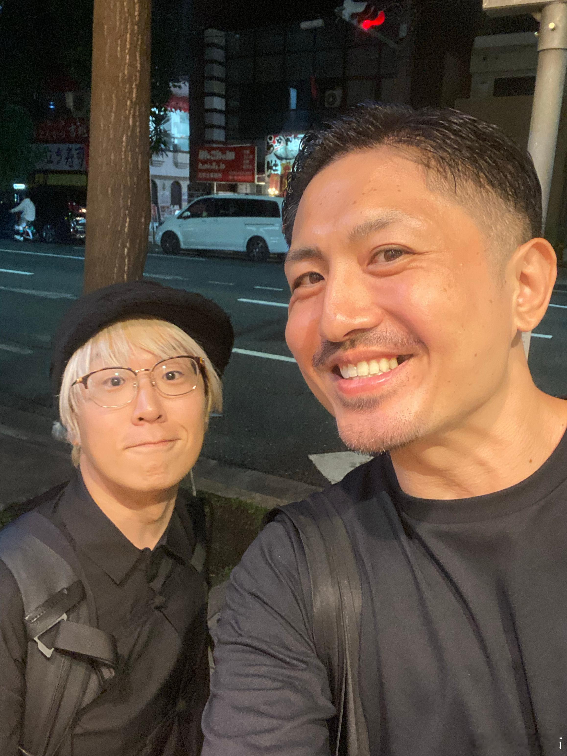 对了，上次在大阪见到了鸡脖我们两年没见聊得很开森[酸]yoyo浅井悠佑[超话] 