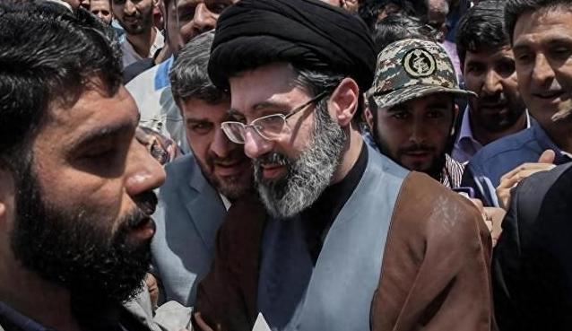 伊朗最高领袖发声了！直接扔出两个“王炸”！
 
当地时间4月5日，伊朗最高领袖的