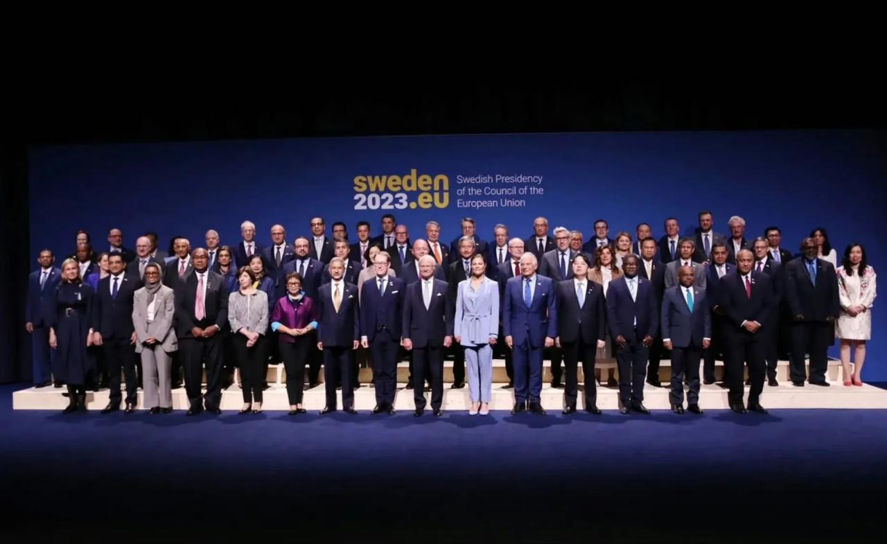 欧盟举行印太外长峰会，但却没有邀请中国。欧盟外长声称，欧盟和印太国家完全可以在没