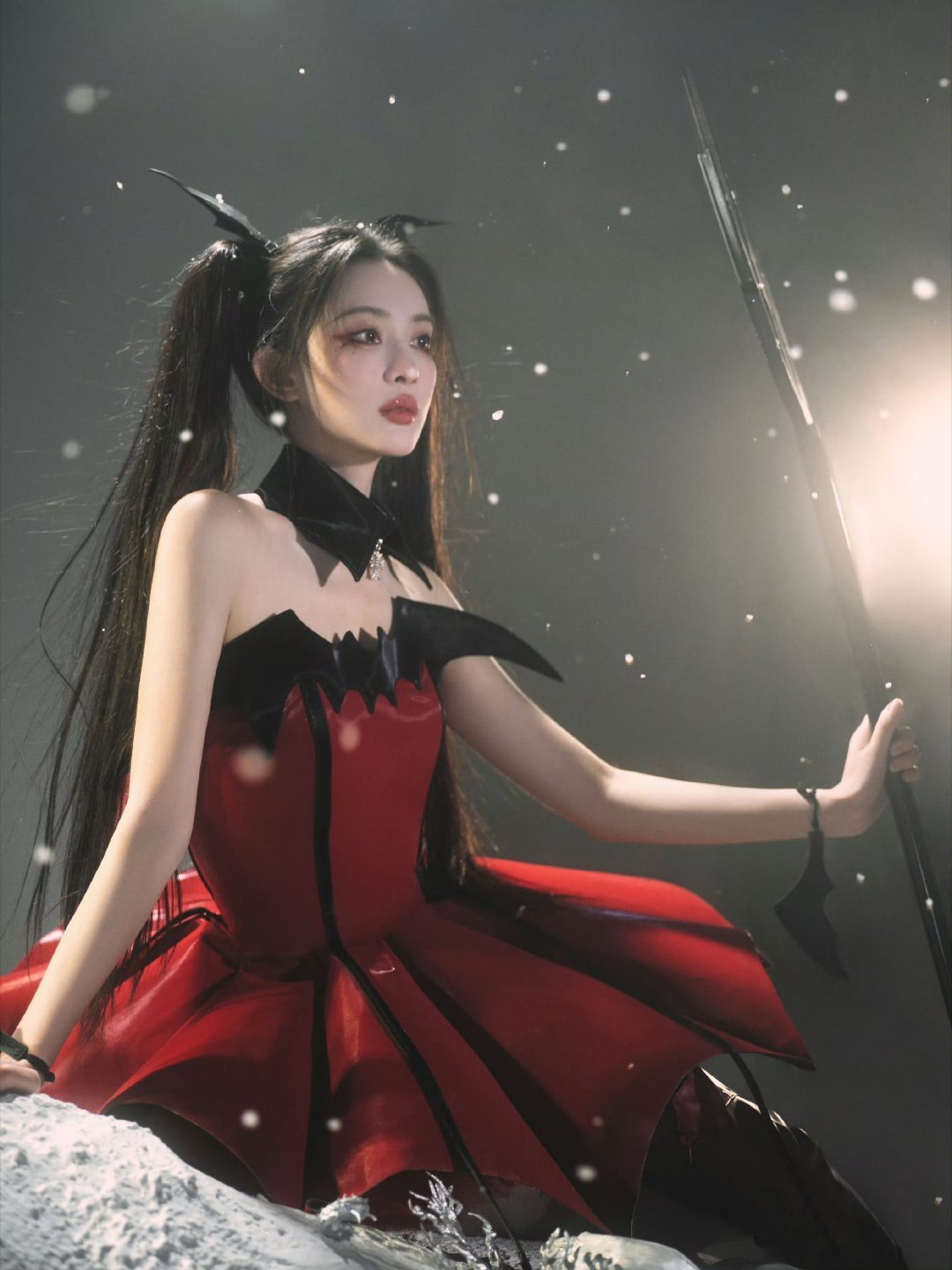 孟子义cos月咏歌呗谁能拒绝孟子义版的月咏歌呗啊！精致的妆造还原了角色的经典模样