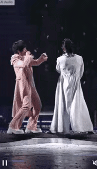 嗯，只要是真视频，
我都很有兴趣。