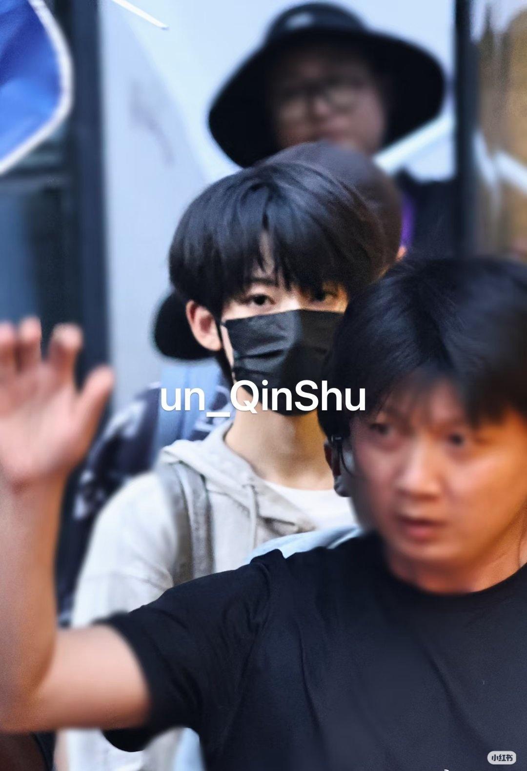 杨博文YBW 💕杨博文周扬💓 杨博文我们的少年时代2

我的耳朵和我的心喜欢