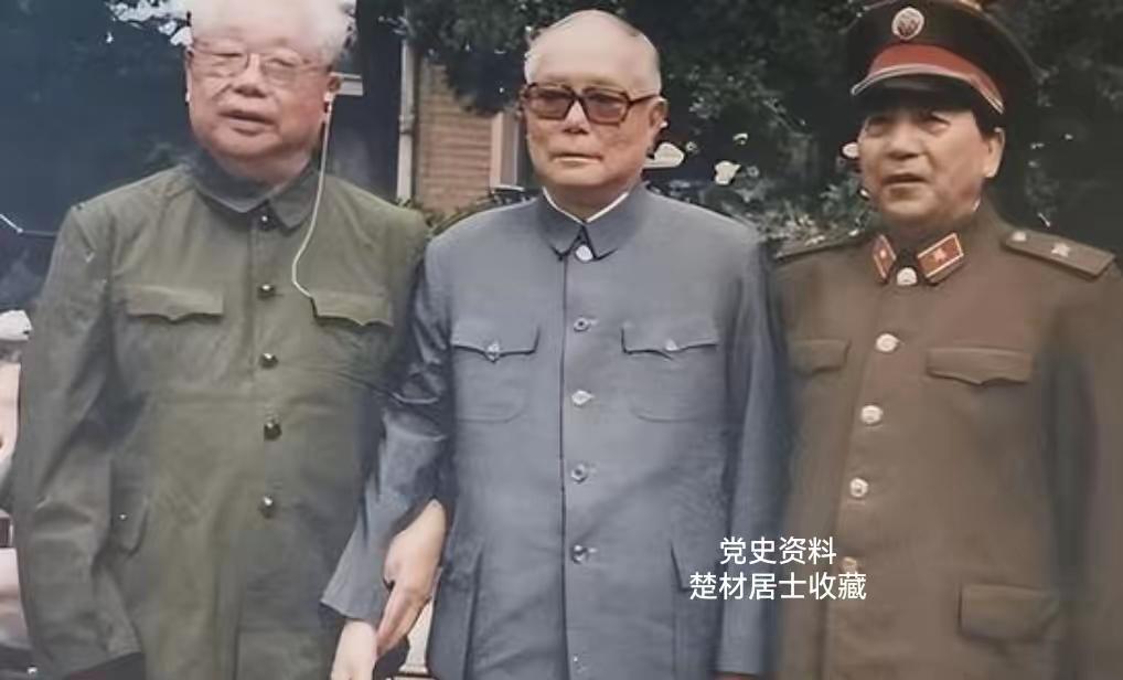 李先念和陈锡联同志，都出生于今红安县高桥镇，离秦基伟同志的出生地红安县七里坪镇秦