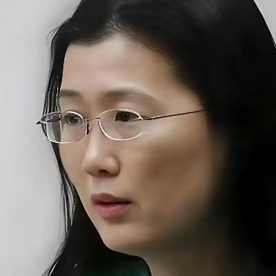 有句话说世界上最毒妇人心，还有句话说面像就可以看到她的内心世界，看一下这个女人的