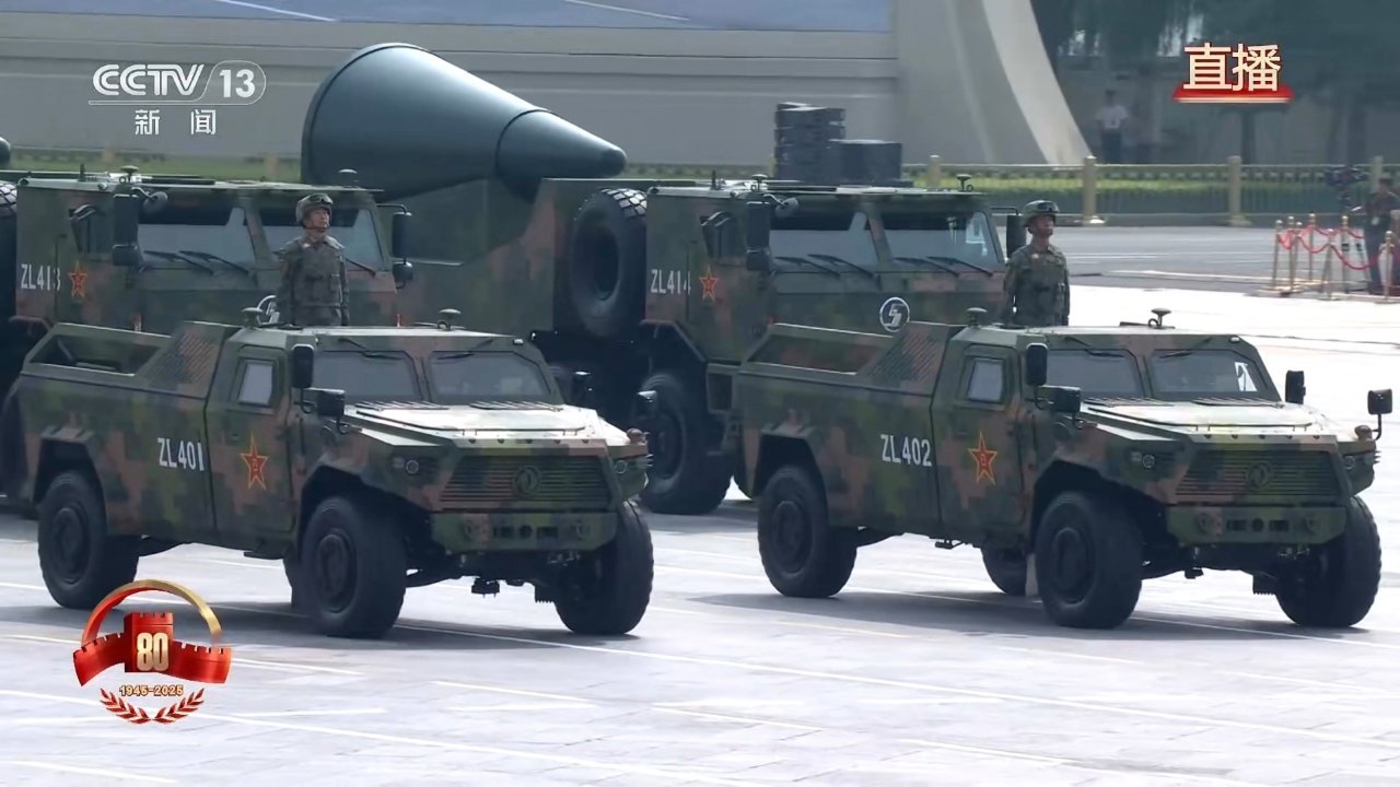 九三盛大阅兵核导弹第二方队太帅了！[努力] ​​​