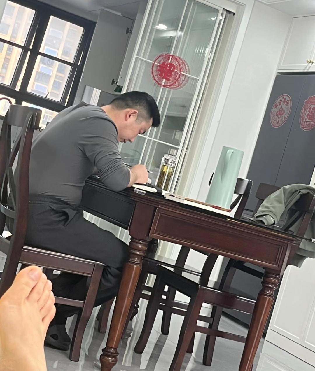 气死我了
有跟我一样的吗？
结婚马上快10年，从来没跟老公主动张嘴要过钱，因为不