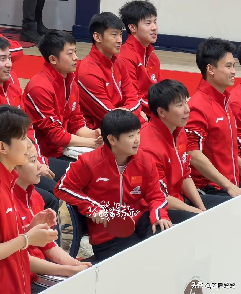 美国大满贯结束了，
孙颖莎获得女单冠军，
领奖台上主动与松岛辉空握手祝贺，
所以