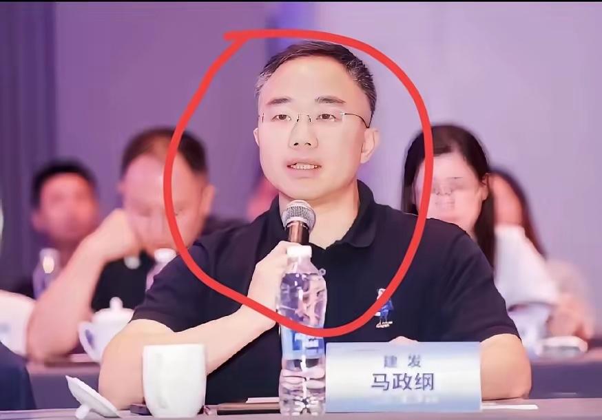 杭州酒局在发生半个月后才为大众所知。看过官方通报整个事件的来龙去脉，着实令人气愤