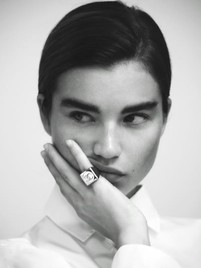 Meghan Roche Harper's Bazaar Greece, Nov