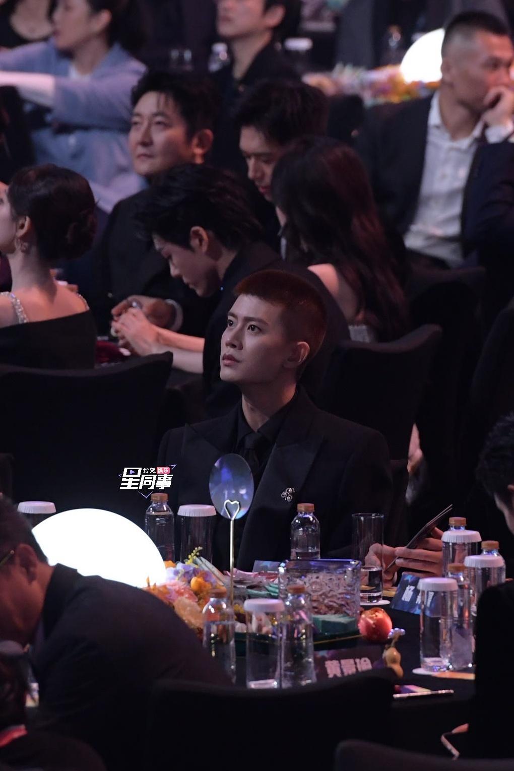 任嘉伦尖叫之夜内场 生图来了，在说啥呢