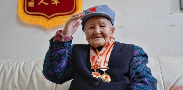 今天，全国最后一位长征女红军王全英辞世了，享年105岁。王全英原名叫王桂香，为了