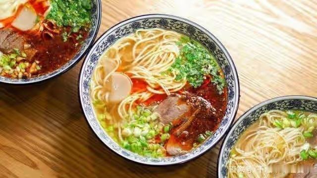 凭心而论，我对兰州拉面改名“青海拉面”很不看好，不是不可以改，而是早就该改了，一
