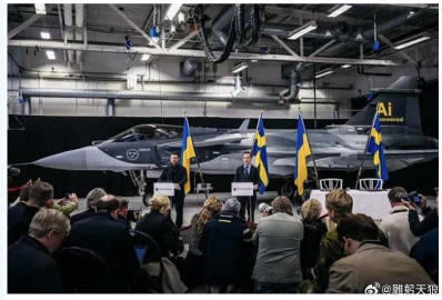 乌克兰与瑞典签“鹰狮”战机协议 泽连斯基称强化空防“历史性一步”<br...