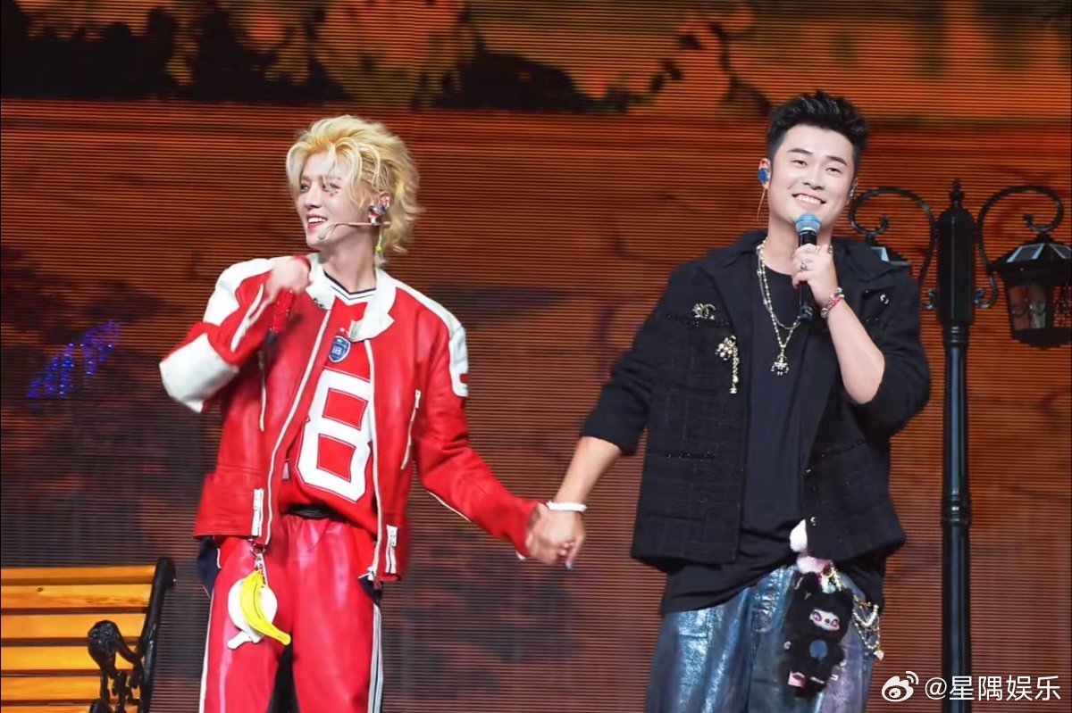 太羡慕鹿晗还有陈赫的友情了，陈赫女儿是鹿晗干闺女，近水楼台先得月呀