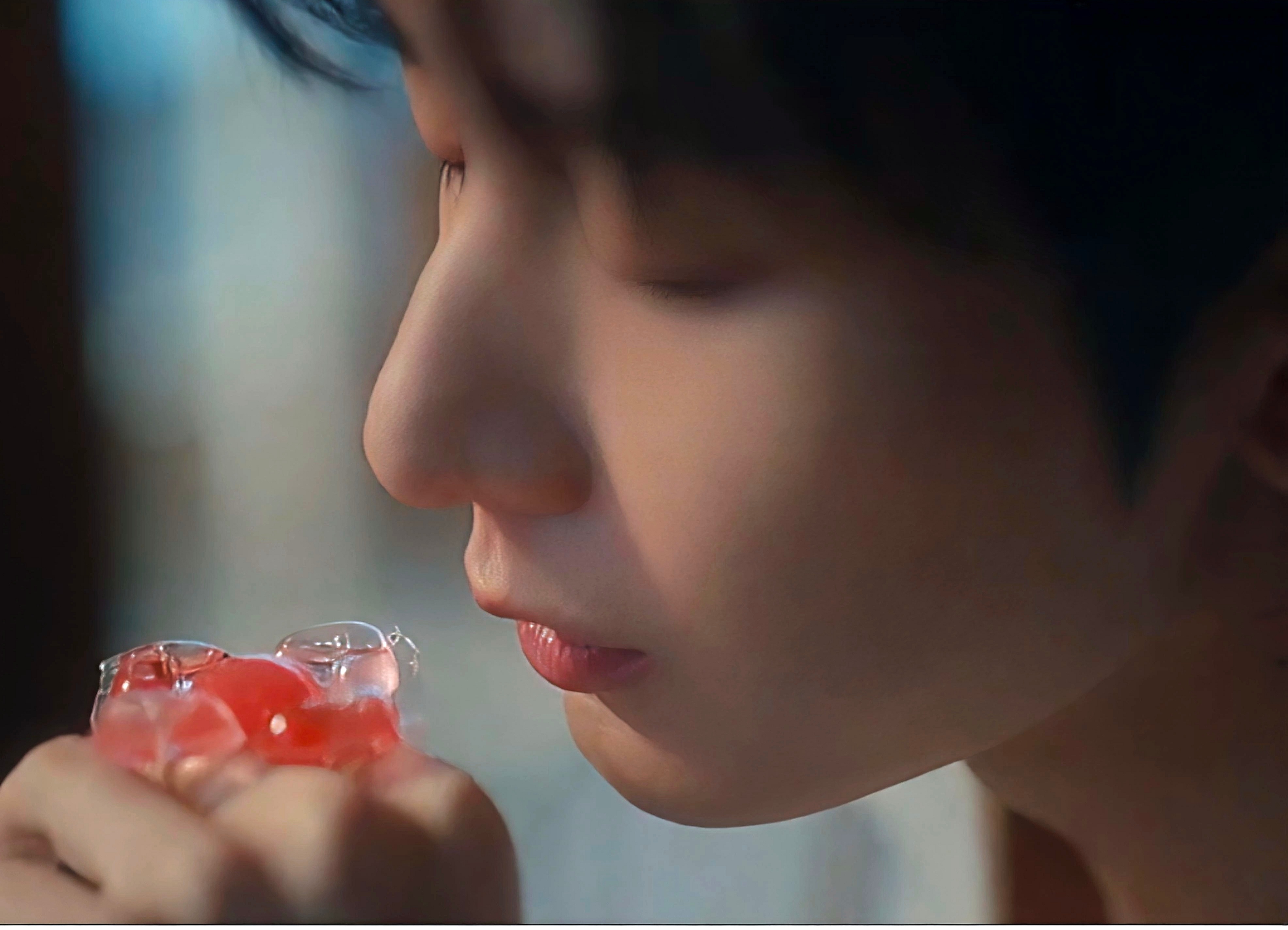 早上起来看看帅哥充充电，又是活力满满的一天呢成毅绽家首位品牌全球代言人cy为成毅