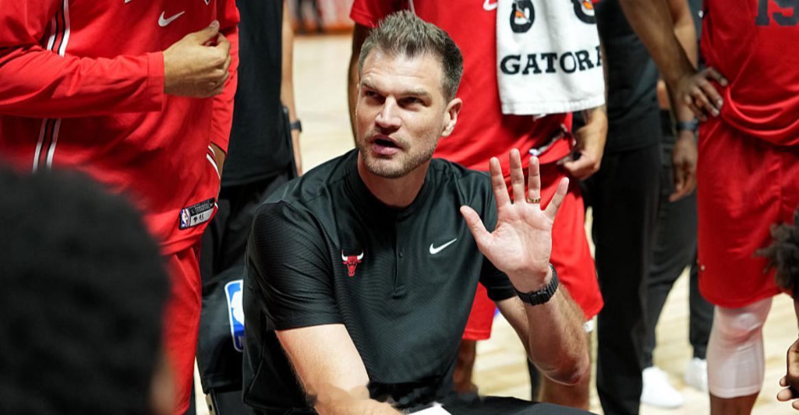 35分6篮板3封盖2抢断，外加6次失误——这是一份有亮点也有瑕疵的首秀。🏀据E