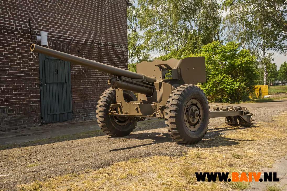 【火炮】美国M1 57mm 反坦克炮。出自法国南部地区，现为私人收藏品，整体保存