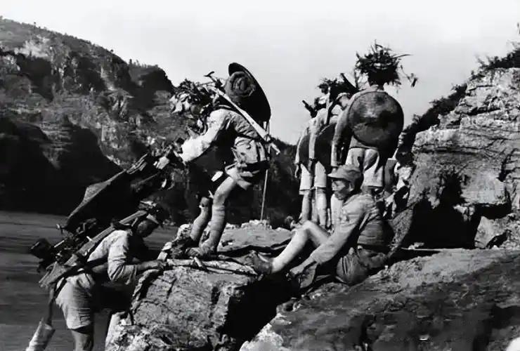 1950年，当琼崖纵队出现在四野官兵面前时，当琼崖纵队出现在四野官兵面前时，让他