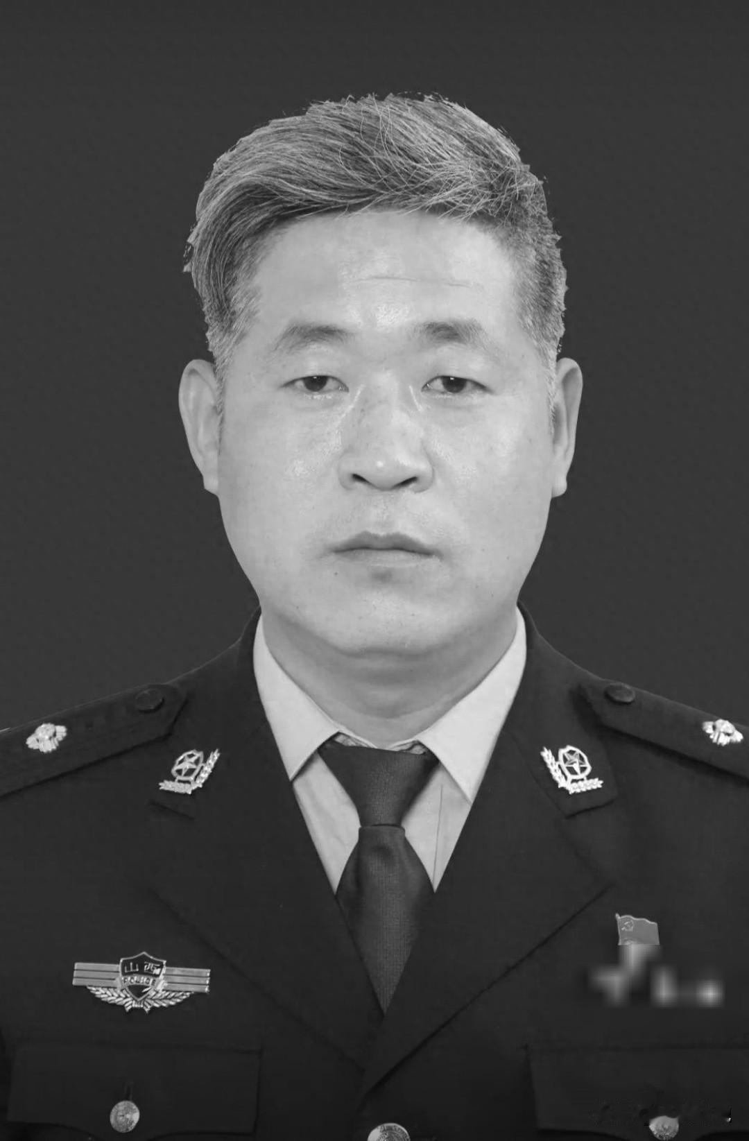从警18年破案502起！山西民警张俊瑞，倒在奔赴案情的路上
 
张俊瑞（1984
