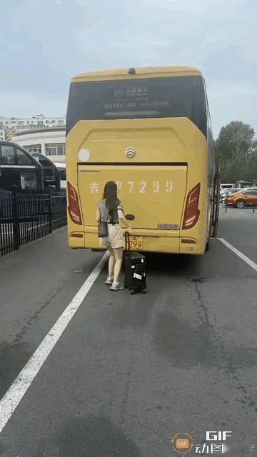 自己开车习惯了，一下没转过来？！