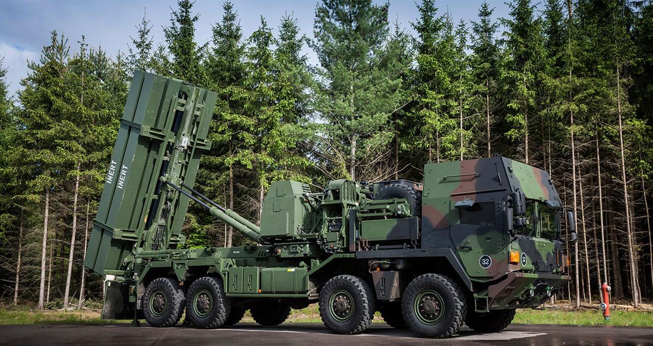 在北约峰会上，马克龙宣布法国向乌克兰提供斯卡普远程导弹（风暴阴影法国版），数量据