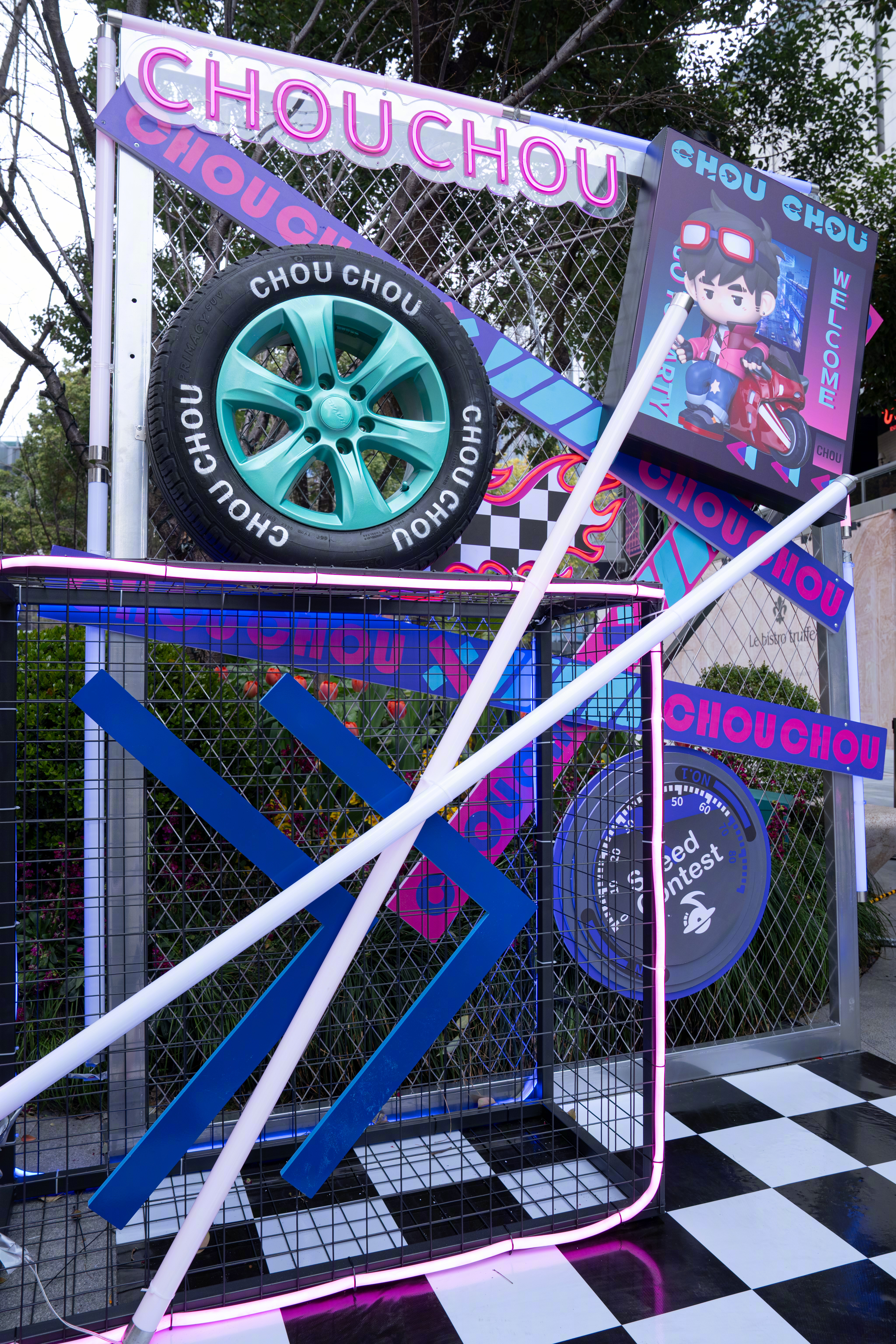 杭州周杰伦痛城 现在走在杭州街头，感觉整个城市都在等周杰伦。所以这次歌单应该会有