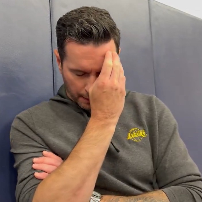 里夫斯也伤了！左侧腹斜肌二级拉伤！！缺席4-6周！！！ 