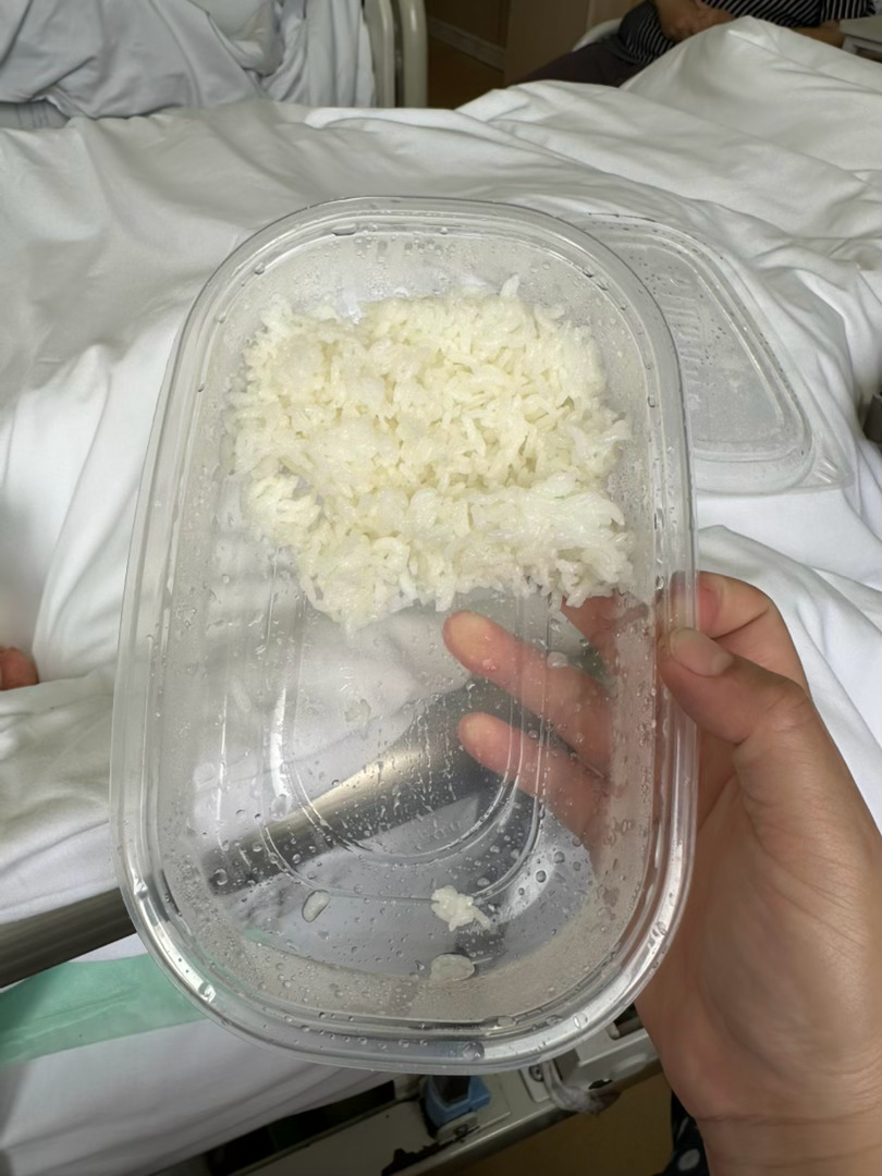 可喜可贺，老头可以干硬饭啦✌️自己卤的牛腱子，切碎，自己做得白切鸡，撕碎，笋壳鱼