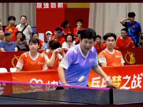 邓亚萍VS倪夏莲，两位老将用上古打发对打，真是宝刀未老。 (