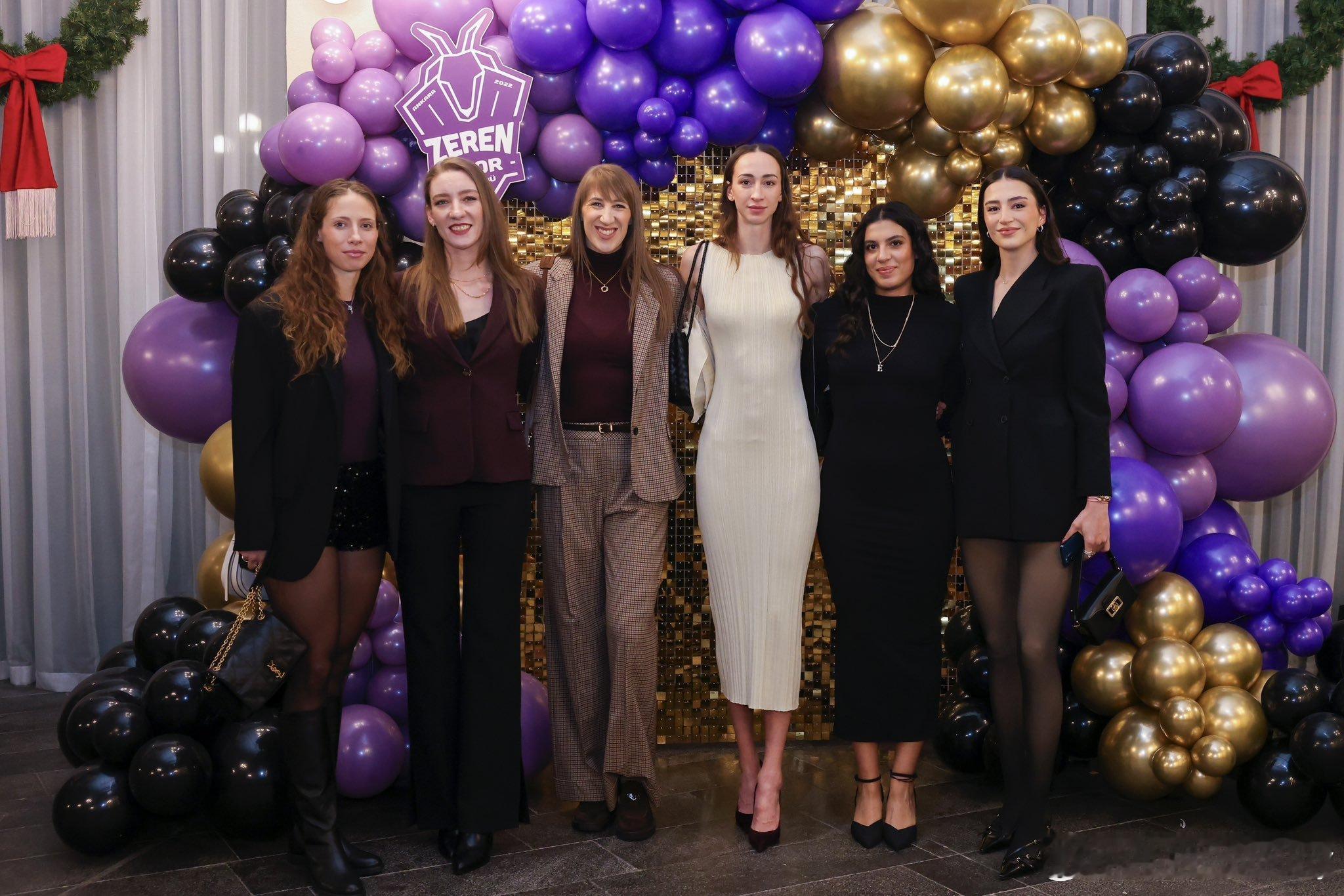 泽仁体育举行新年庆祝活动。女排国际排坛动态