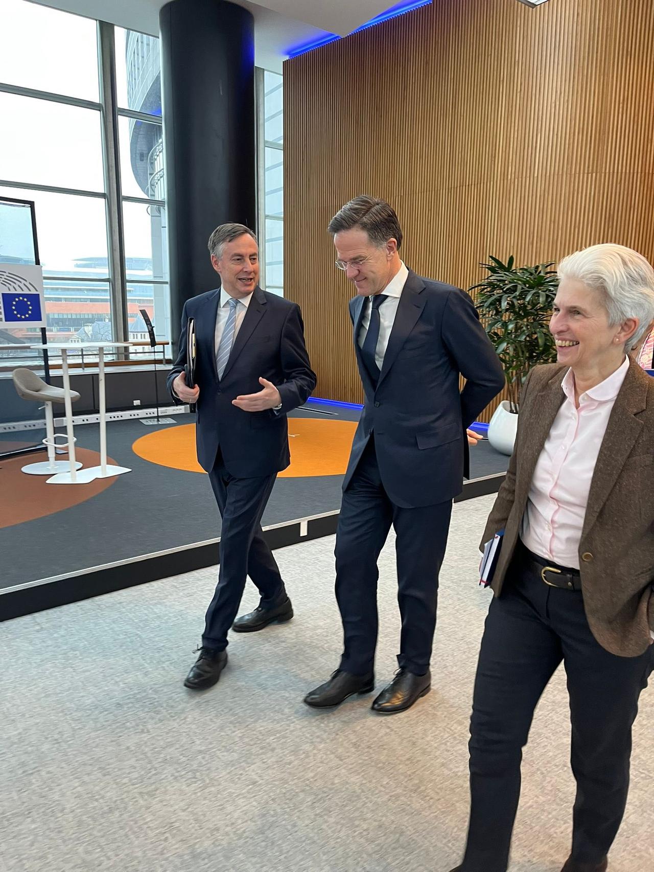 1月26日，北约秘书长马克·吕特在布鲁塞尔欧洲议会安全与国防委员会上发表讲话，直