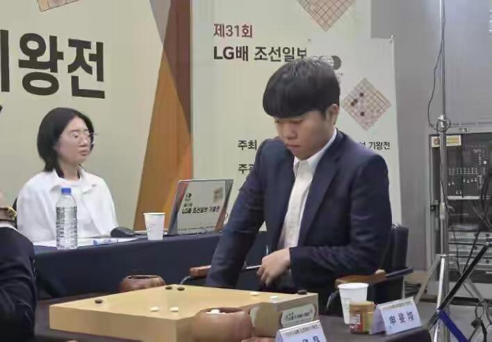 王星昊夺得LG杯世界围棋棋王战冠军王星昊执黑183手霸气夺冠！本届LG杯他连闯日