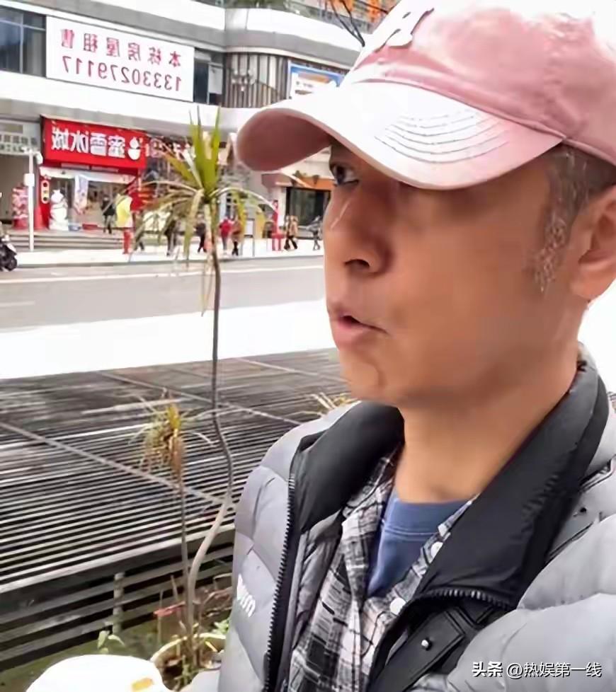 46岁任重澳洲被偶遇！左手婚戒藏不住，隐婚生子的孙骁骁素颜美出新高度！

谁能想