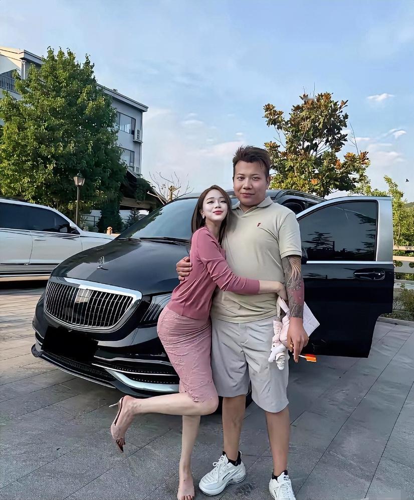 哥们儿你得好好的千万别破产啊
这个男人肯定很有钱吧，你们觉得呢