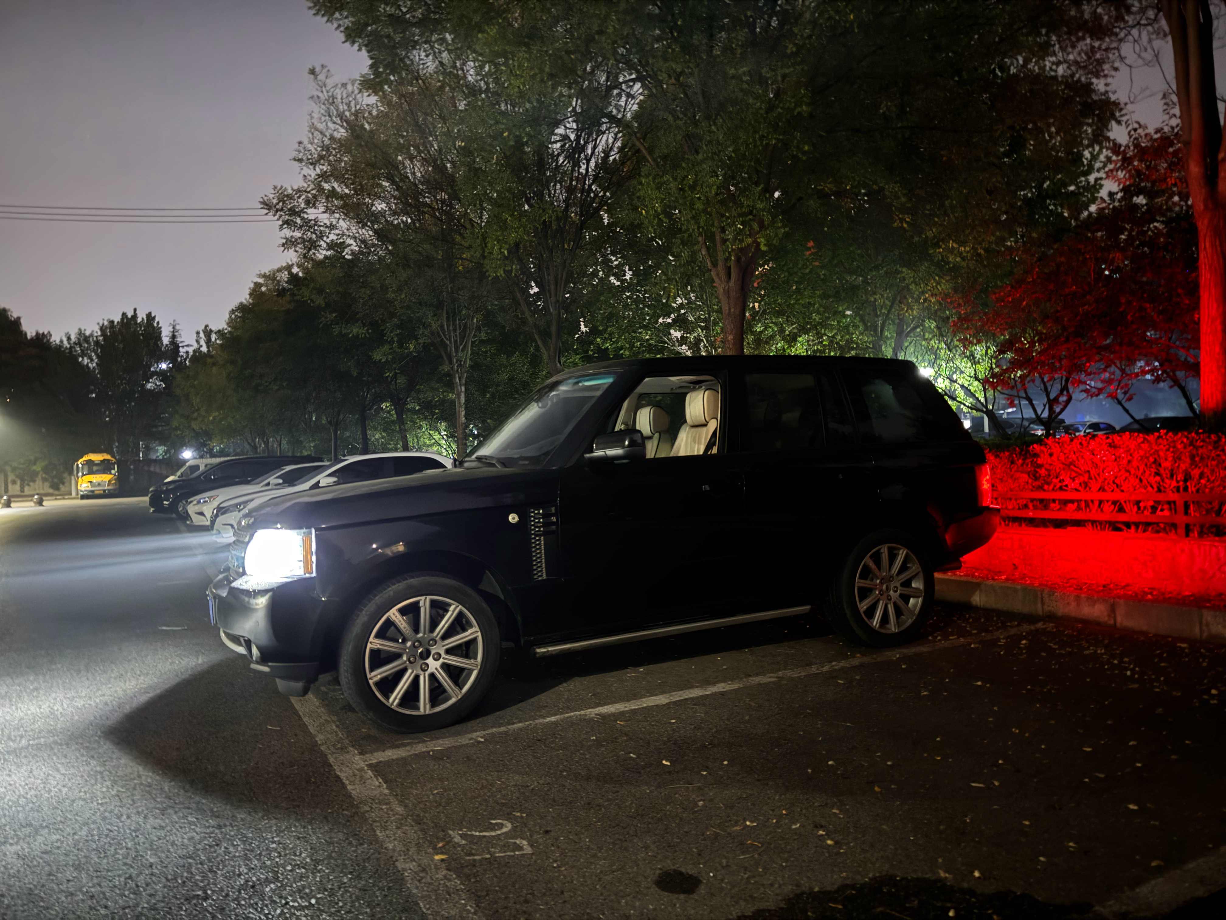 一台能让你半夜2点都下楼遛遛的车，那一定是真爱了！！！ ​​​