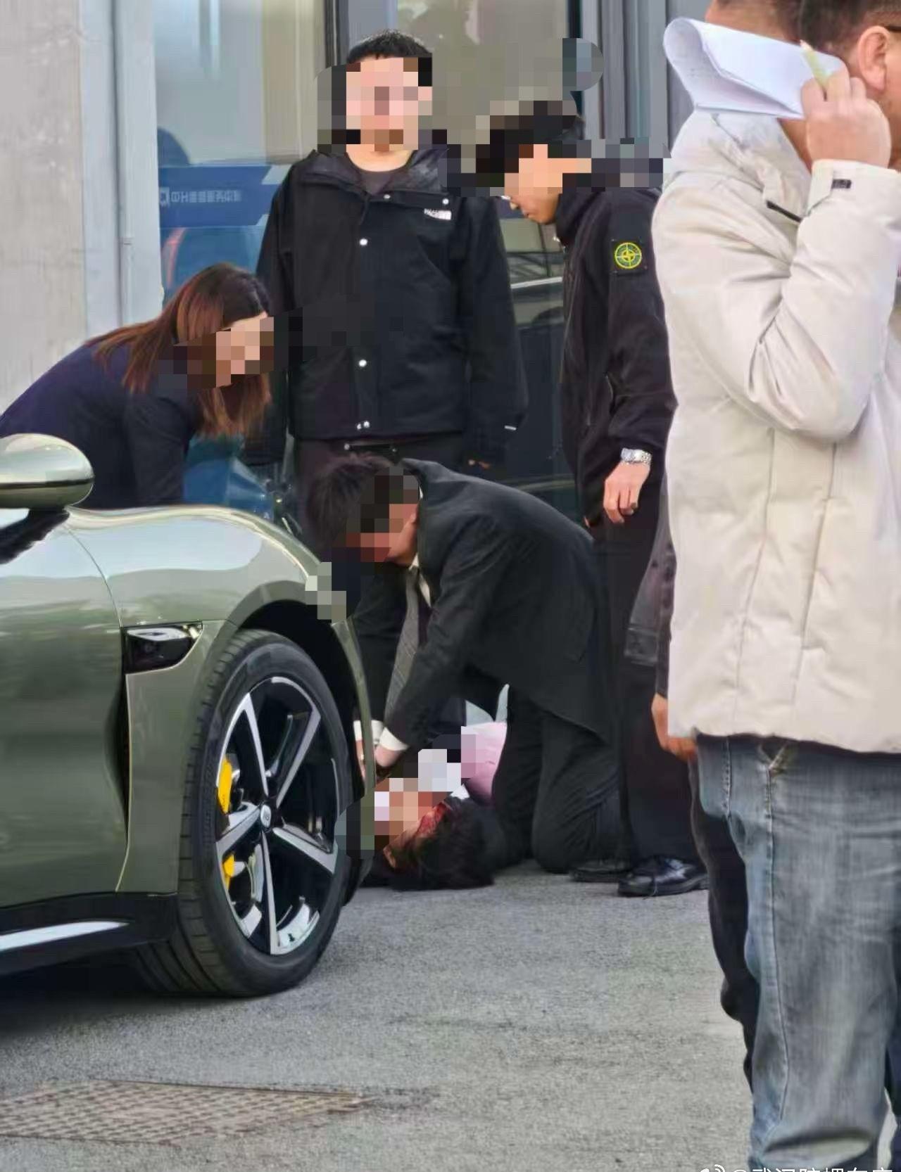 真的惨[苦涩]
外地一个朋友店里
客户试车把销售给撞飞了
二手车高危行业啊[苦涩