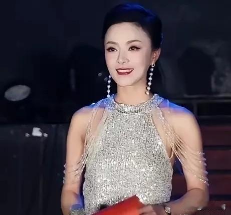 真的很心痛，四川绵阳的知名女主持人陈熹菲（熹菲），在昨天（2026年5月2日）下