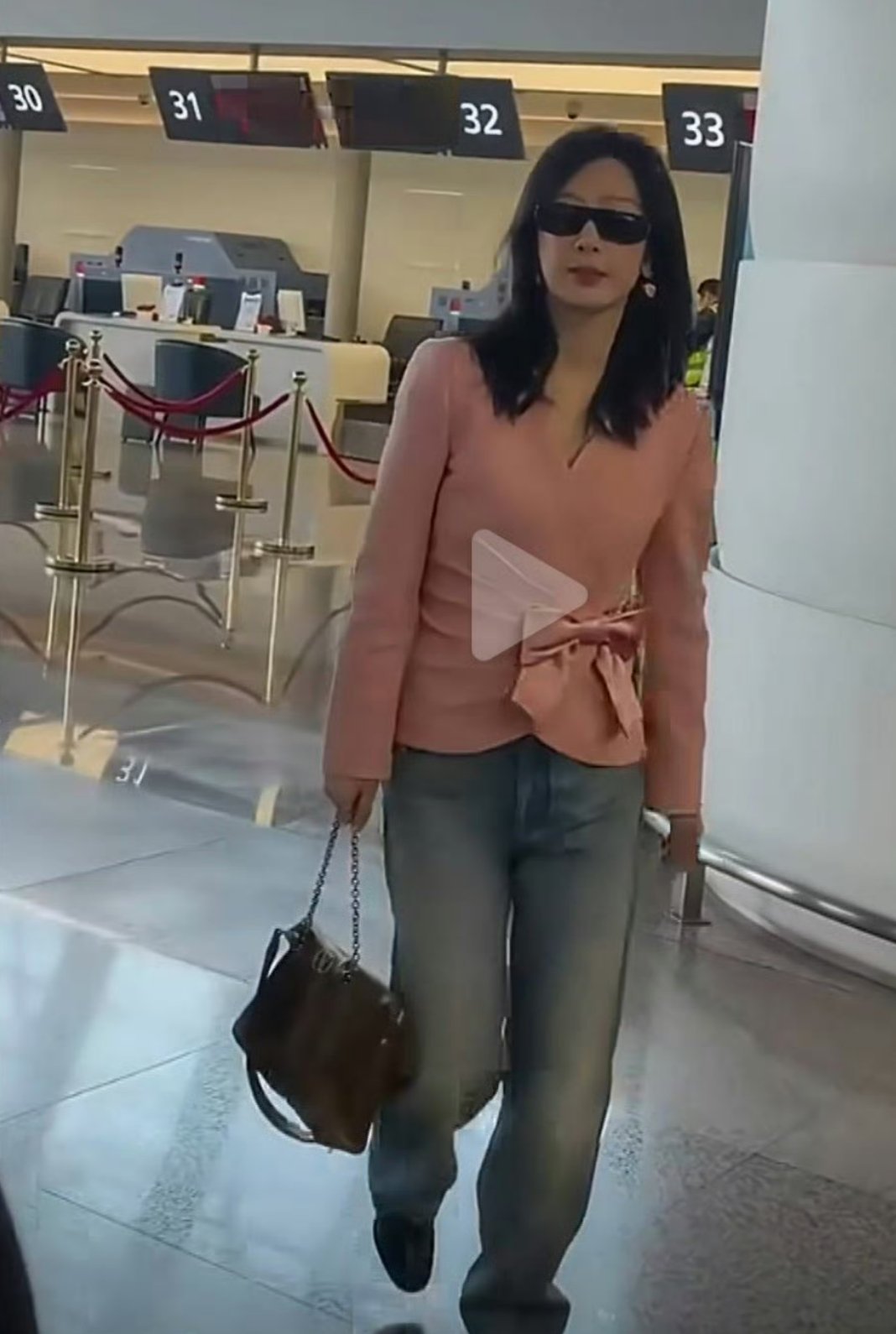 杨紫米兰自拍杨紫之前时装周的造型怎么样？和这次比，有没有惊艳到你们